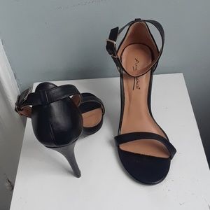 Black ankle strap 4" sandals